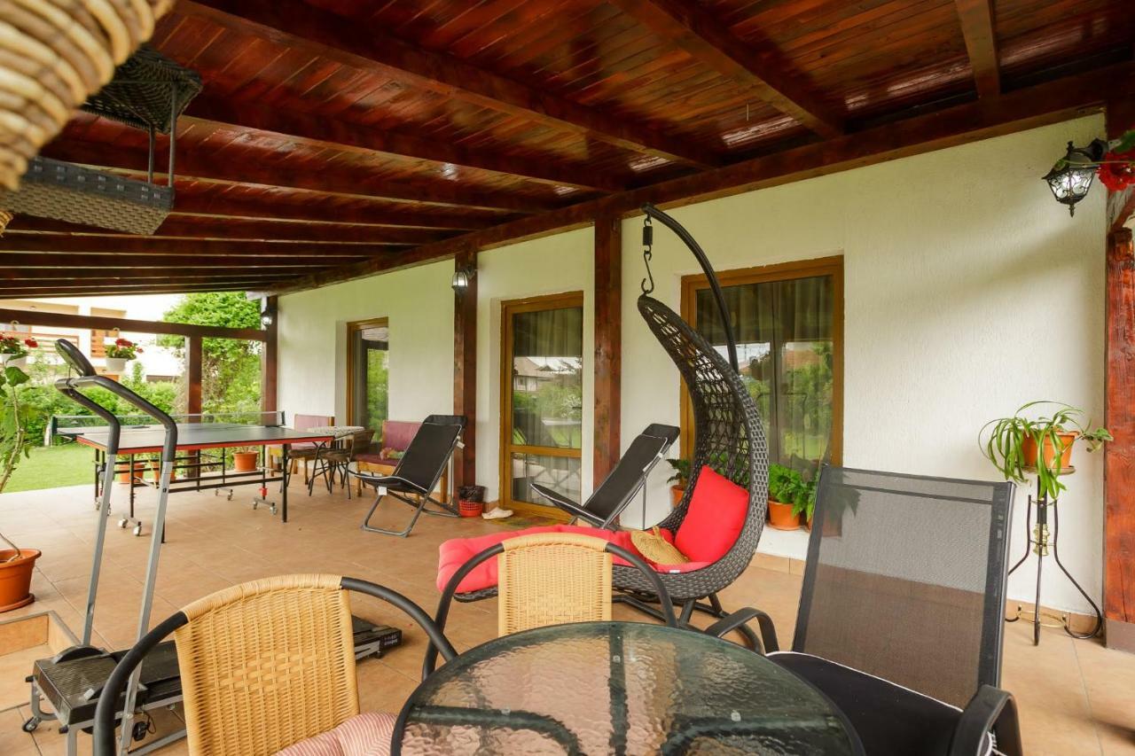 Casa Florilor Hotel Curtea de Argeş Esterno foto