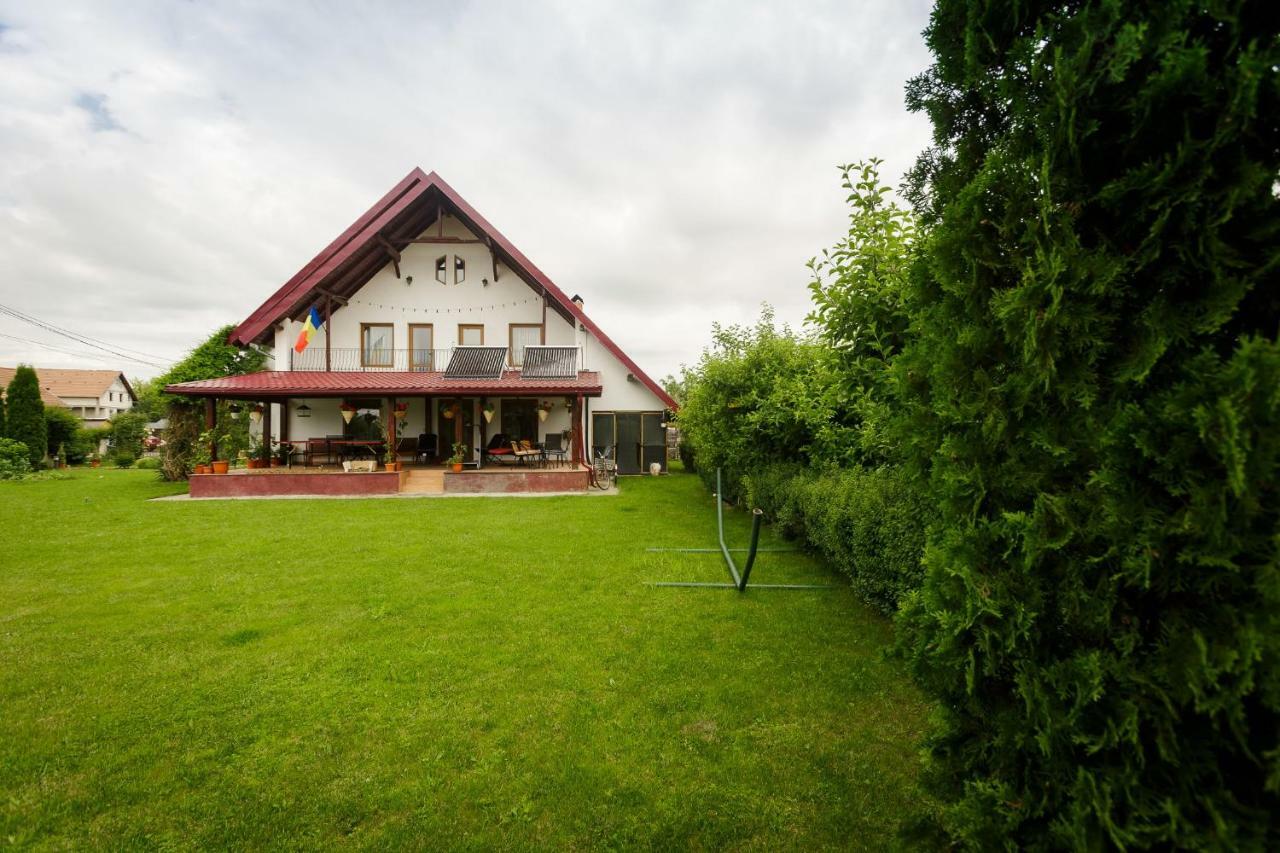 Casa Florilor Hotel Curtea de Argeş Esterno foto